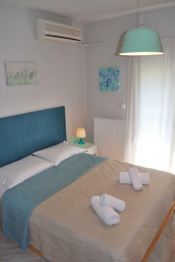 Cornelia Apartment PalaiónTsiflíkion エクステリア 写真