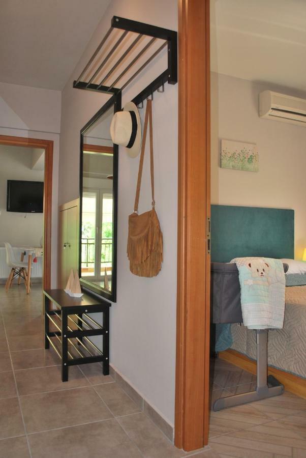 Cornelia Apartment PalaiónTsiflíkion エクステリア 写真
