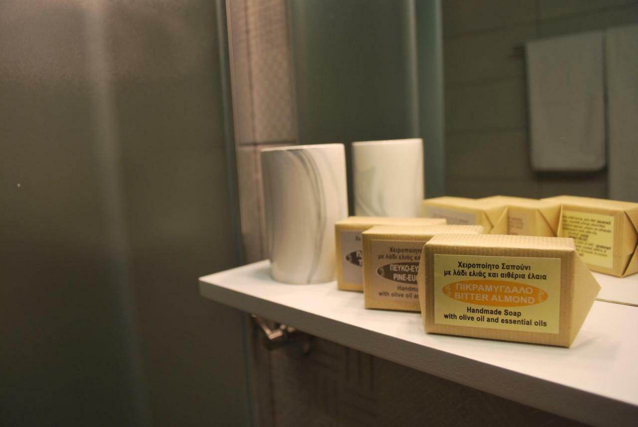 Cornelia Apartment PalaiónTsiflíkion エクステリア 写真