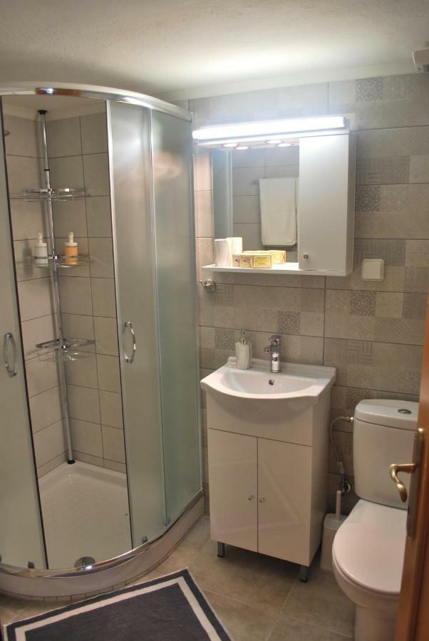 Cornelia Apartment PalaiónTsiflíkion エクステリア 写真