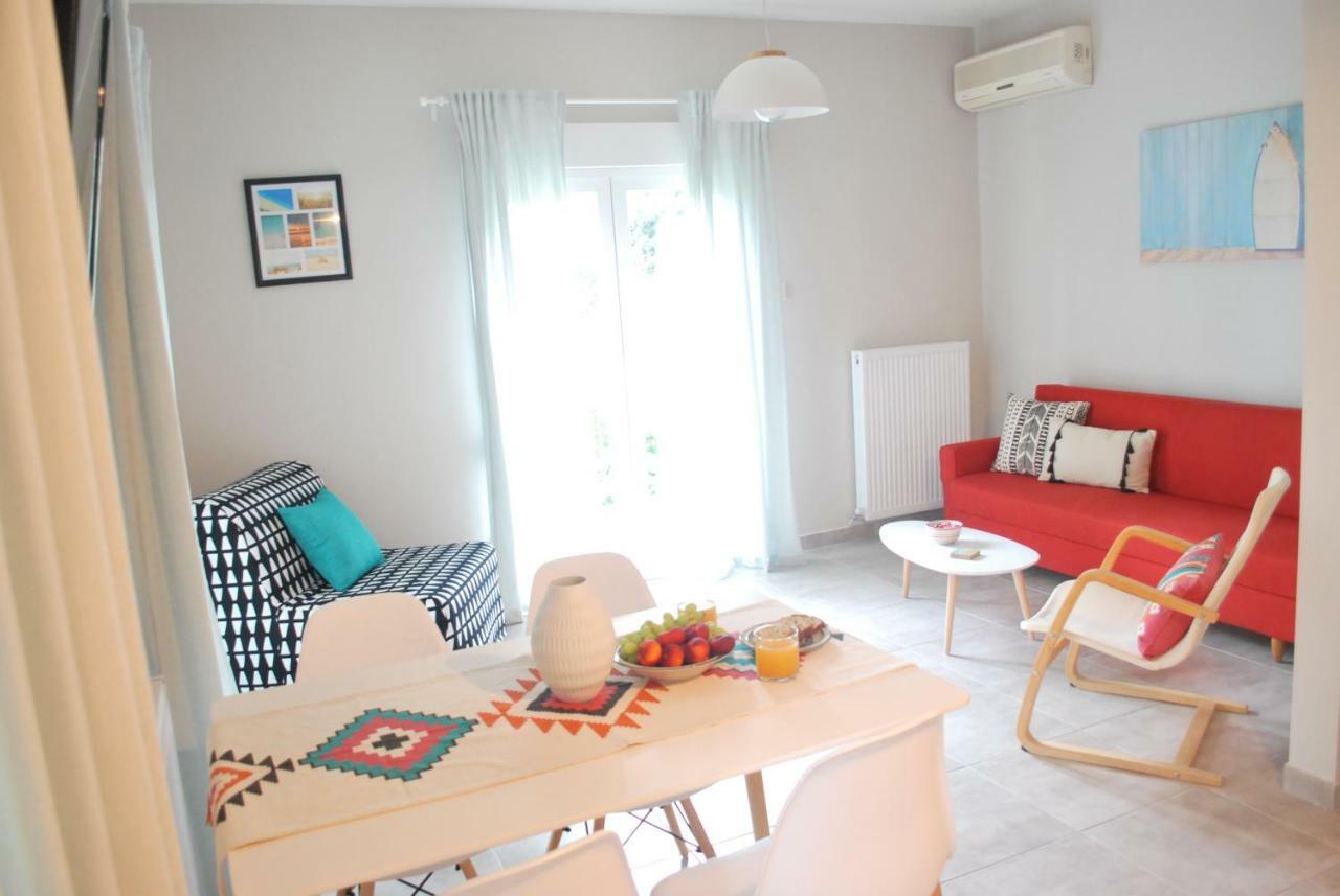 Cornelia Apartment PalaiónTsiflíkion エクステリア 写真