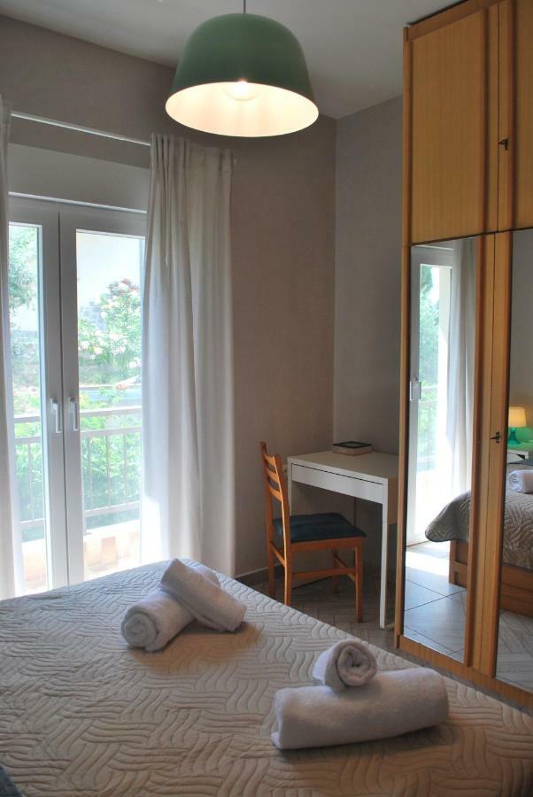 Cornelia Apartment PalaiónTsiflíkion エクステリア 写真